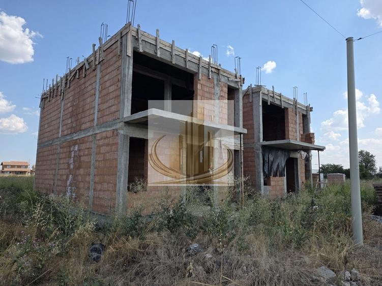 Duplex cu 4 camere cu Canalizare în Săcălaz