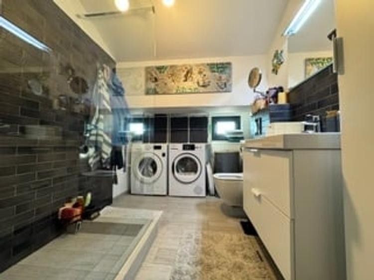 Apartament cu 2 camere semidecomandat în 1 Mai