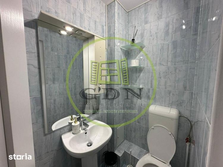 Apartament cu 3 camere decomandat, mobilat în Craiovița Nouă