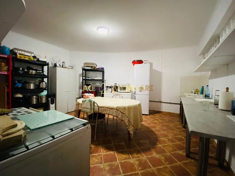 Casă individuală cu 14 camere cu Piscina în Bragadiru