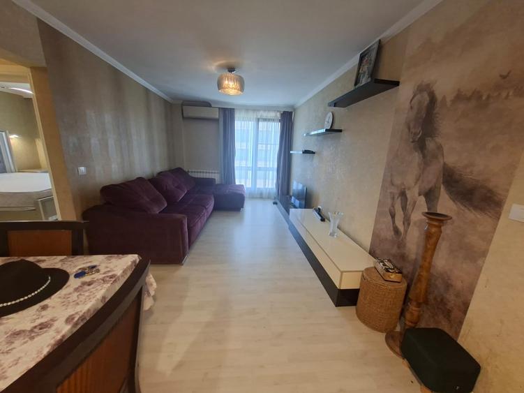 Apartament cu 3 camere semidecomandat în Piața Unirii