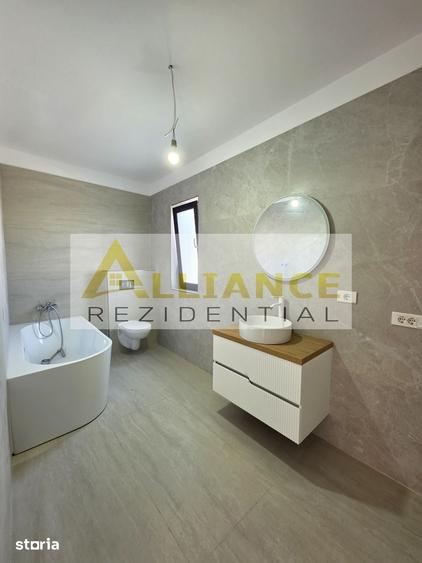 Casă cu 4 camere cu Teren 380 Mp în Central