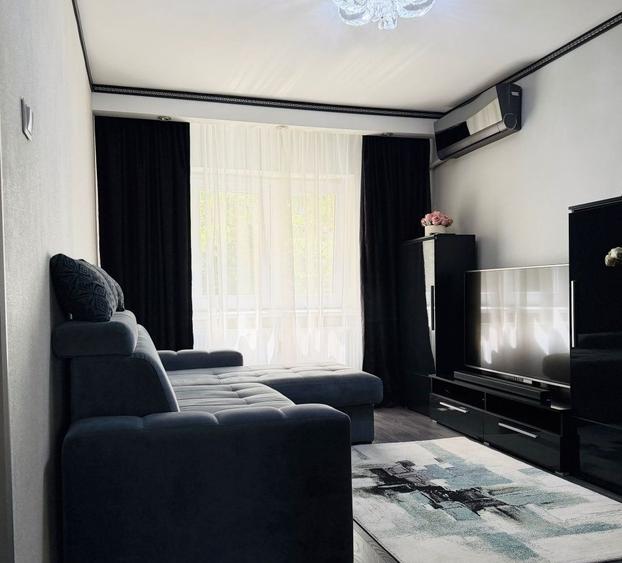 Apartament cu 4 camere decomandat în Vitan