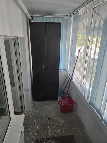 Apartament cu 2 camere semidecomandat în Craiovița Nouă