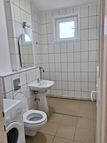 Apartament cu 3 camere semidecomandat, mobilat în Take Ionescu