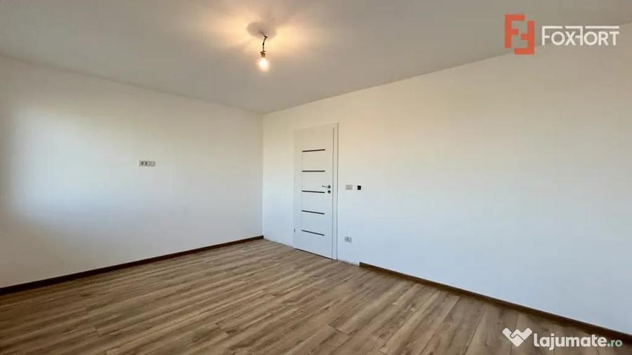 Casă cu 5 camere cu Teren 300 Mp în Sânandrei