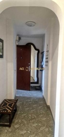 Apartament cu 2 camere decomandat, mobilat în Universitate