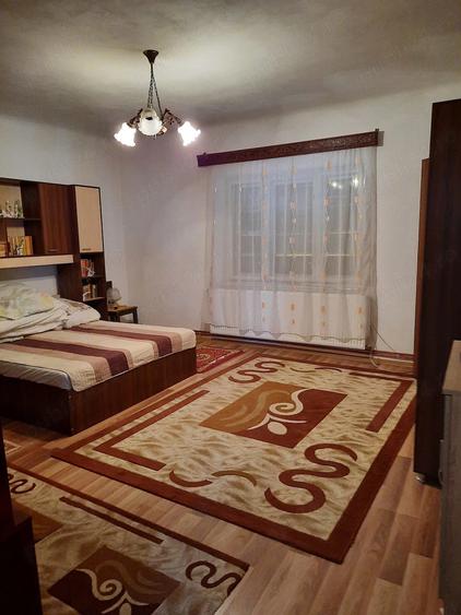Casă cu 3 camere cu Teren 3505 Mp în Bretea Română