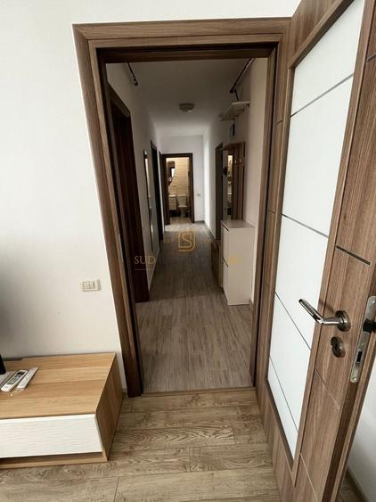 Apartament cu 3 camere decomandat, mobilat în Berceni