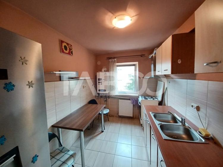 Apartament cu 4 camere decomandat, mobilat în Mihai Viteazul