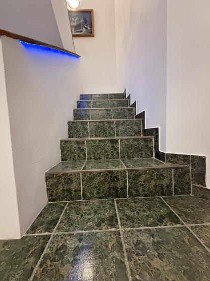 Casă individuală cu 7 camere cu Canalizare în Dâmbovița