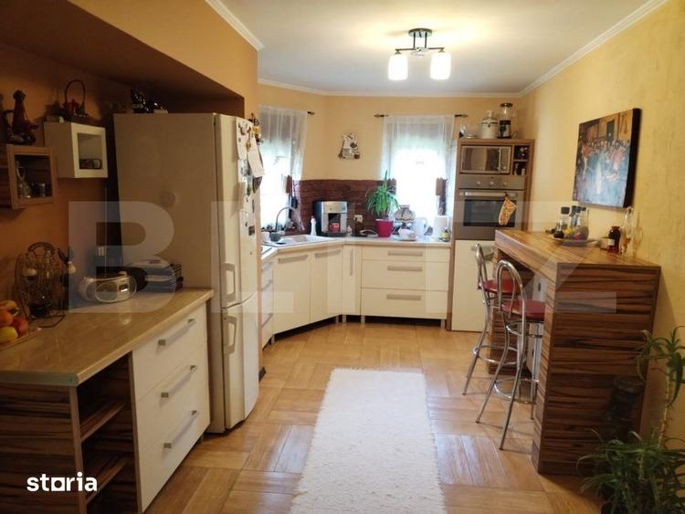 Casă cu 5 camere cu Teren 1241 Mp în Păulești