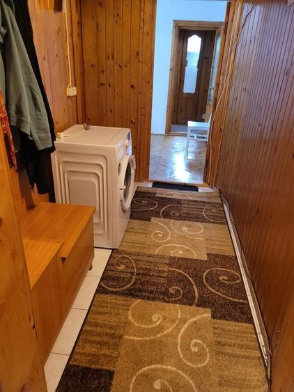 Apartament cu 3 camere semidecomandat în Șcheia