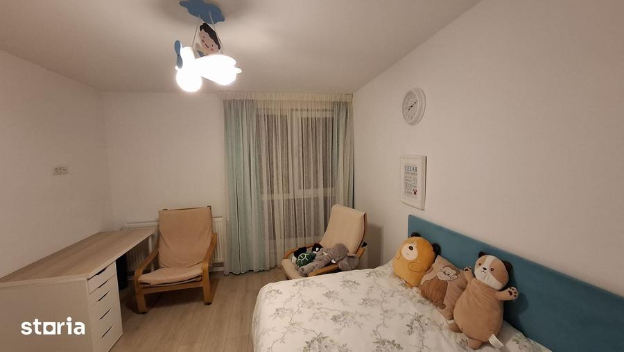 Casă cu 8 camere cu Teren 200 Mp în Central