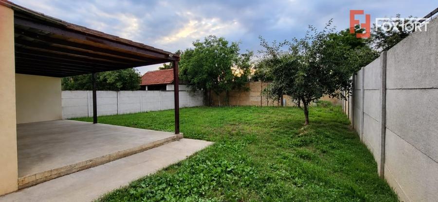 Casă individuală cu 5 camere cu Canalizare în Plopi