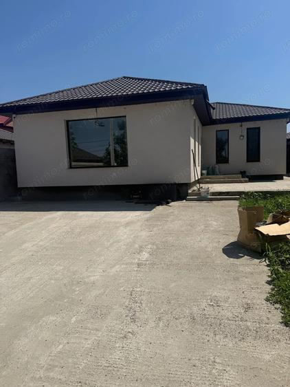 Casă cu Teren 643 Mp în Costi