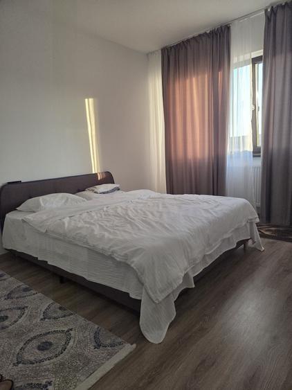 Apartament cu 3 camere decomandat în Exterior Vest