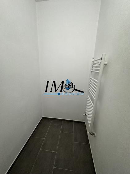 Apartament cu 3 camere decomandat în Exterior Vest