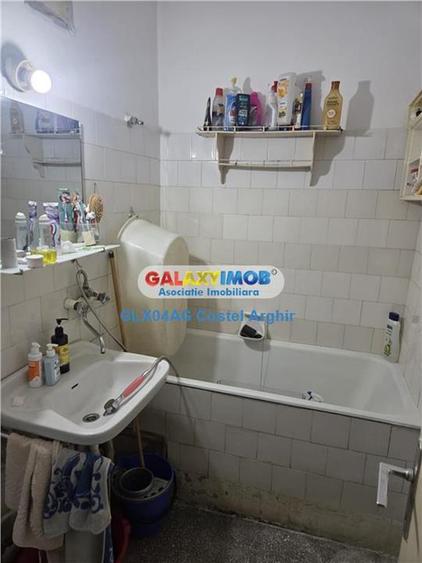 Apartament cu 2 camere semidecomandat în Craiovei