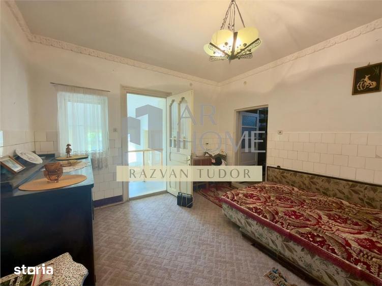 Casă cu 4 camere cu Teren 1681 Mp în Boldești
