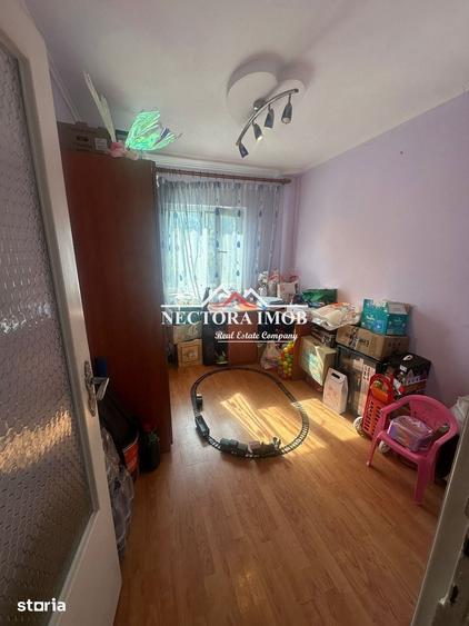 Apartament cu 3 camere semidecomandat în Seleuș