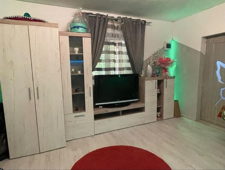 Casă cu 4 camere în Bencecu de Sus