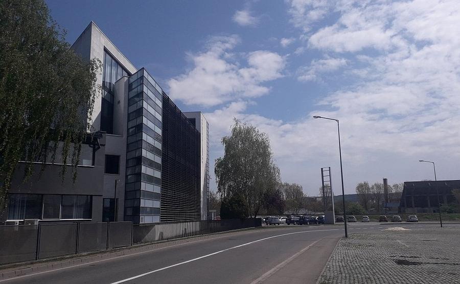 Birou, de 1,091 mp, în Semicentral