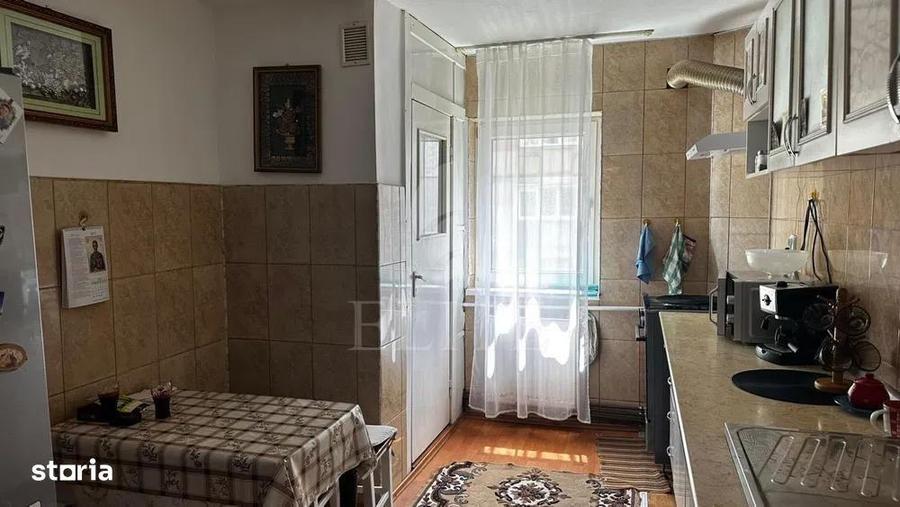 Apartament cu 4 camere decomandat în Mărăști