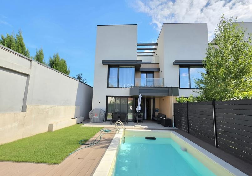 Elegant Three-Level Villa with Private Swimming Pool