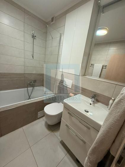 Apartament cu 2 camere decomandat în Tractorul
