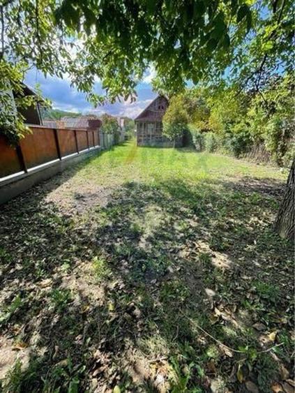 Casă cu 3 camere cu Teren 1798 Mp în Central
