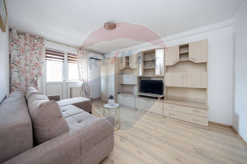Apartament 2 camere renovat, decomandat, gata de mutare – Florilor - 1