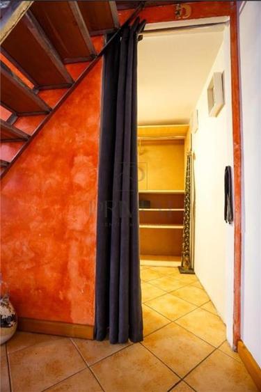 Apartament cu 2 camere semidecomandat, mobilat în Central