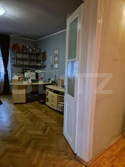Casă cu 3 camere cu Canalizare în Central