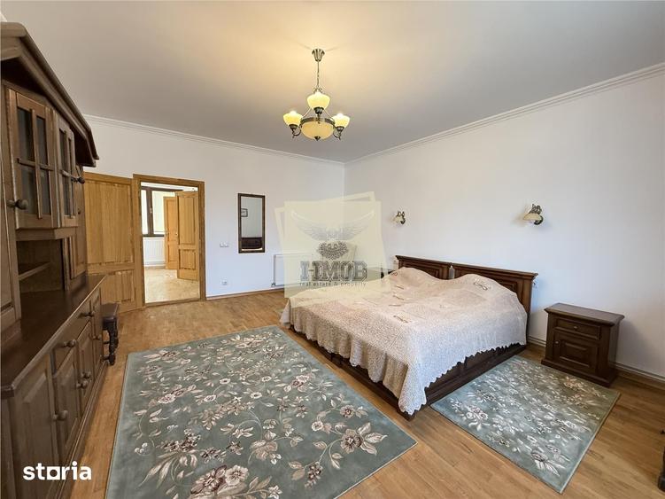 Casă cu 6 camere cu Teren 600 Mp în Central