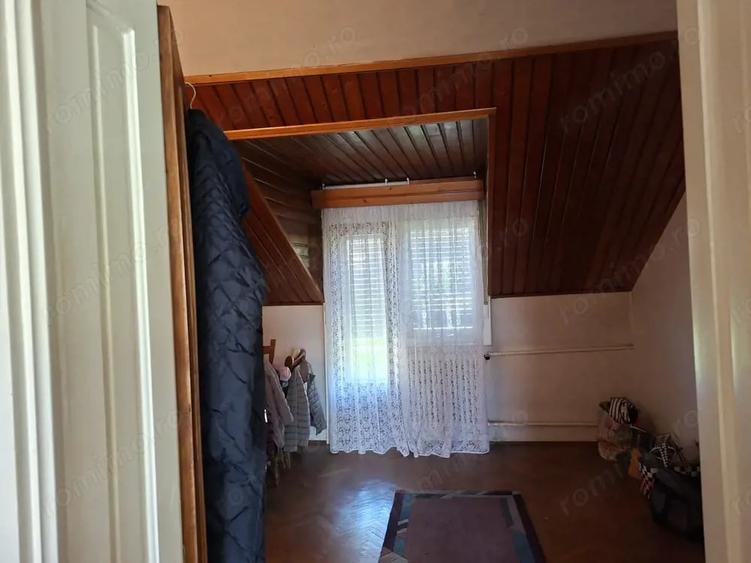 Casă cu 6 camere cu Teren 1000 Mp în 14 Mai