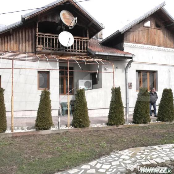 Casă cu 5 camere cu Teren 296 Mp în Central