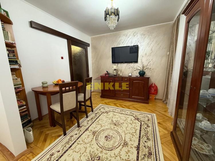 Apartament cu 2 camere decomandat în Central