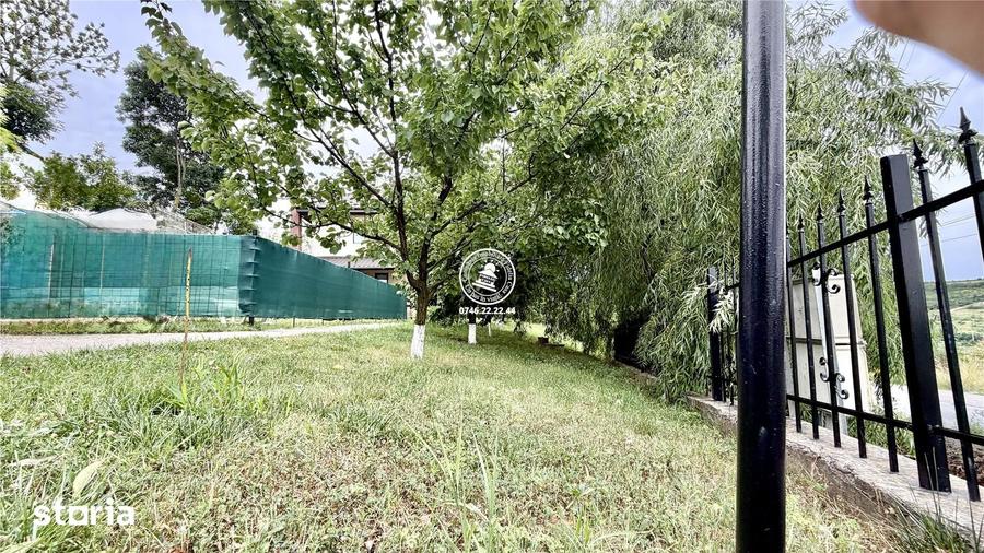 Casă cu 3 camere decomandat cu Teren 473 Mp în Aroneanu