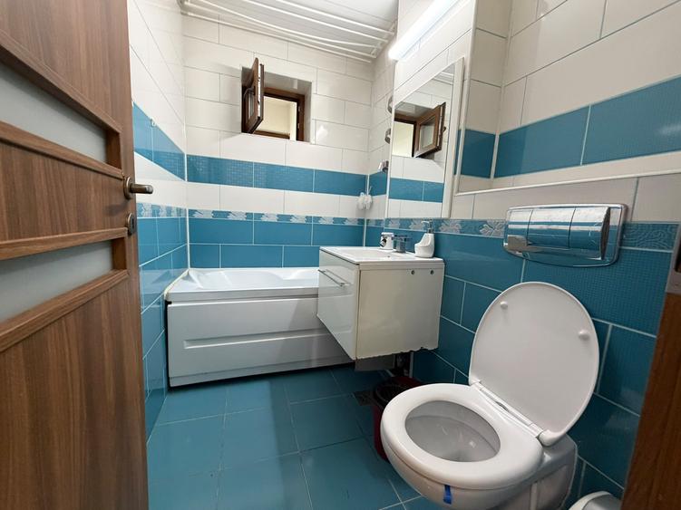Apartament cu 3 camere semidecomandat în Titan