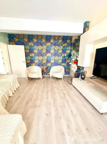 Apartament cu 2 camere decomandat în Tractorul