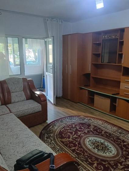 Apartament cu 2 camere semidecomandat în Exterior Vest