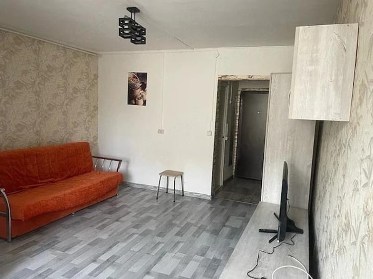 Garsonieră decomandată în Noua
