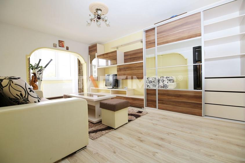 Apartament cu 2 camere decomandat în Calea București