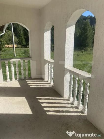 Casă cu 5 camere cu Teren 1755 Mp în Central