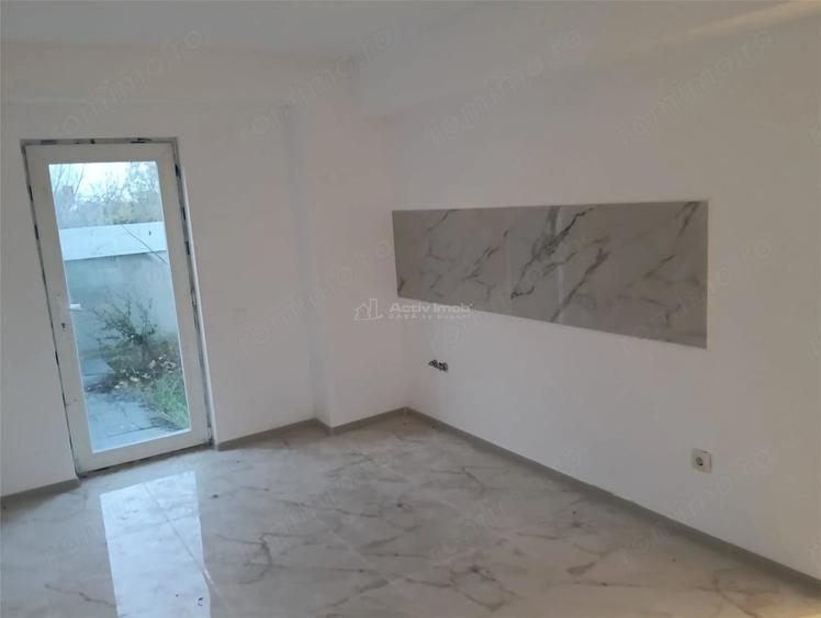 Casă cu Teren 300 Mp în Central