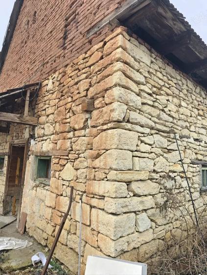 Casă cu 4 camere în Vlaha