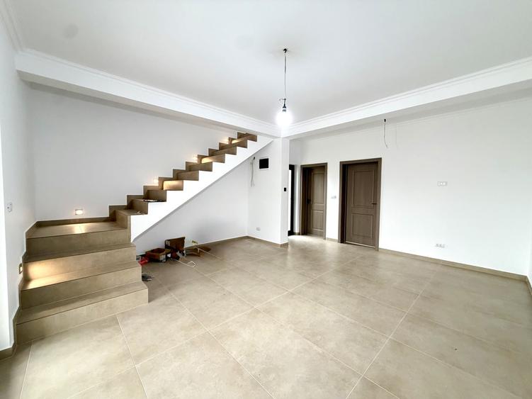 Duplex cu 3 camere cu Canalizare în Sânandrei