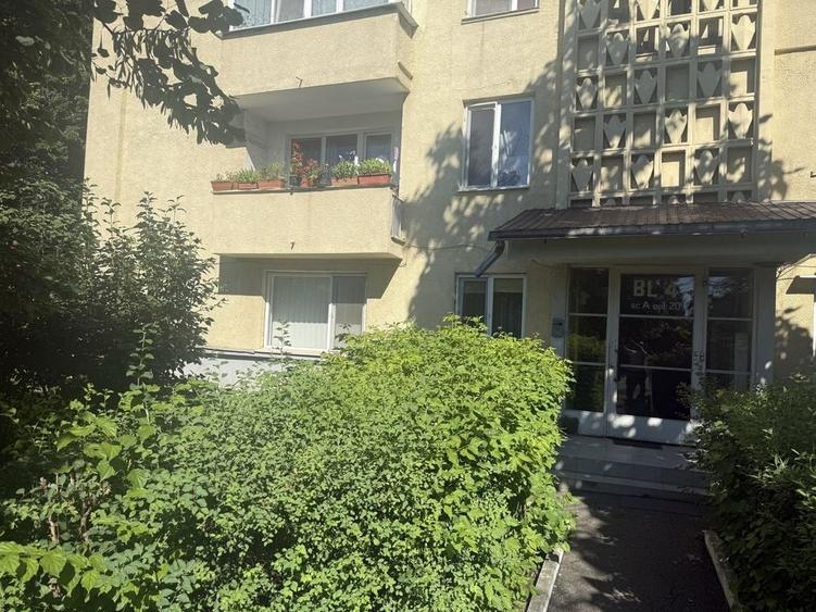 Apartament cu 2 camere semidecomandat în Exterior Vest