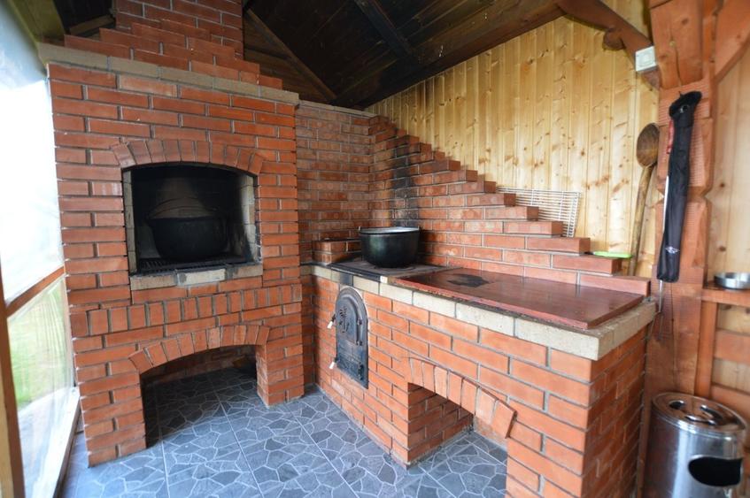 Casă cu 6 camere în Budești